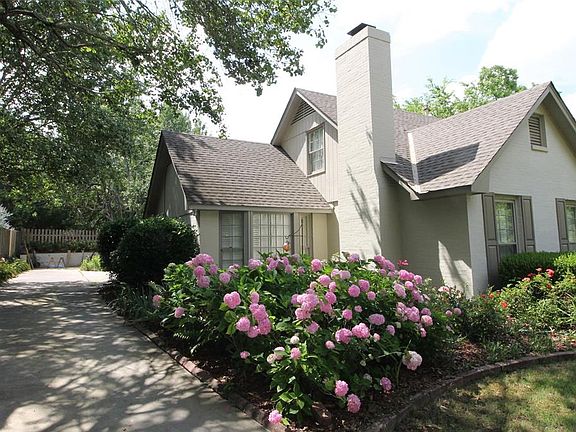 2nd image of 2118 Bowen Dr