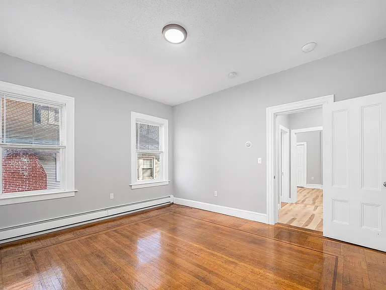200 Lexington Ave #2 — Photo 16