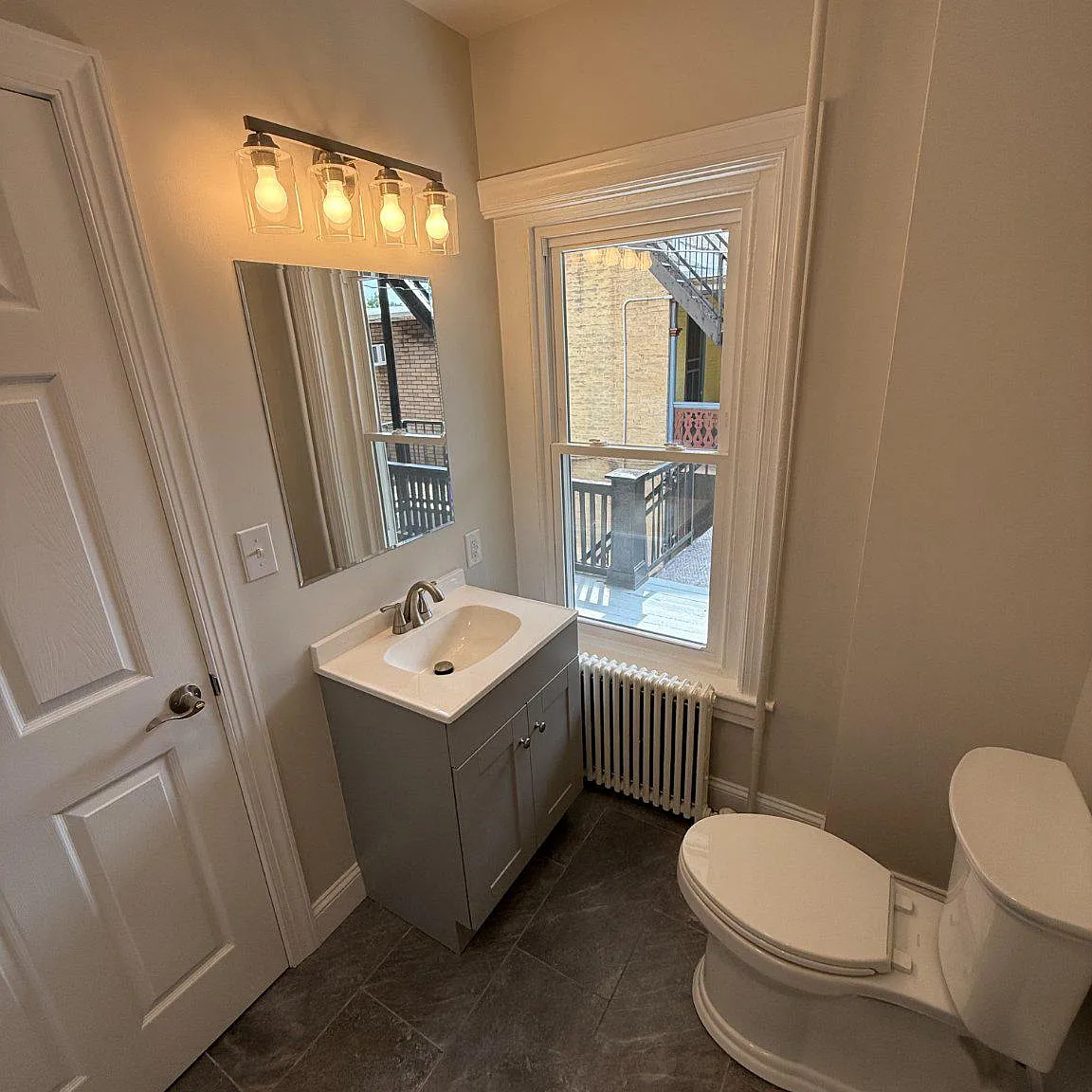1 bed, 1.0 bath, 800 sqft, $1,350 — Photo 2
