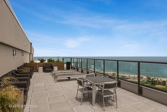 1660 N La Salle Dr #2405 — Photo 21
