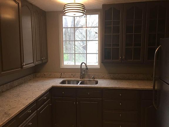 Kitchen w/ Window Cabinets, Stainless appliances