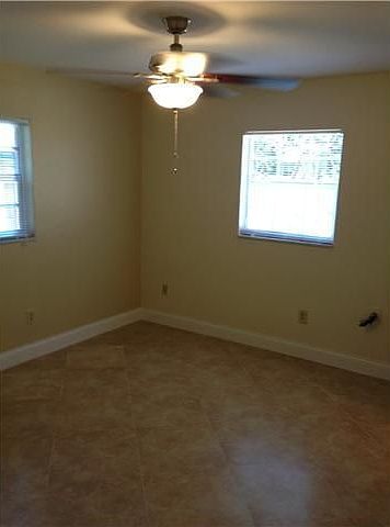 2nd image of 332 W Ocean Ave #1