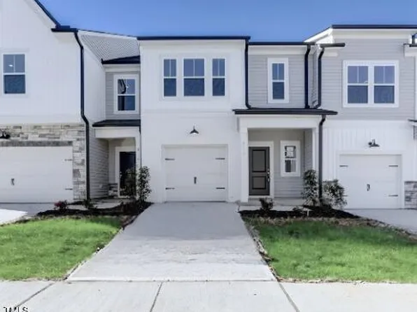 2013 Regal Dr #95, Durham, NC 27703