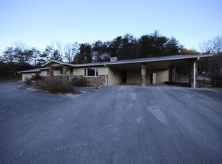 1134 Wears Valley Rd, Pigeon Forge, TN 37863