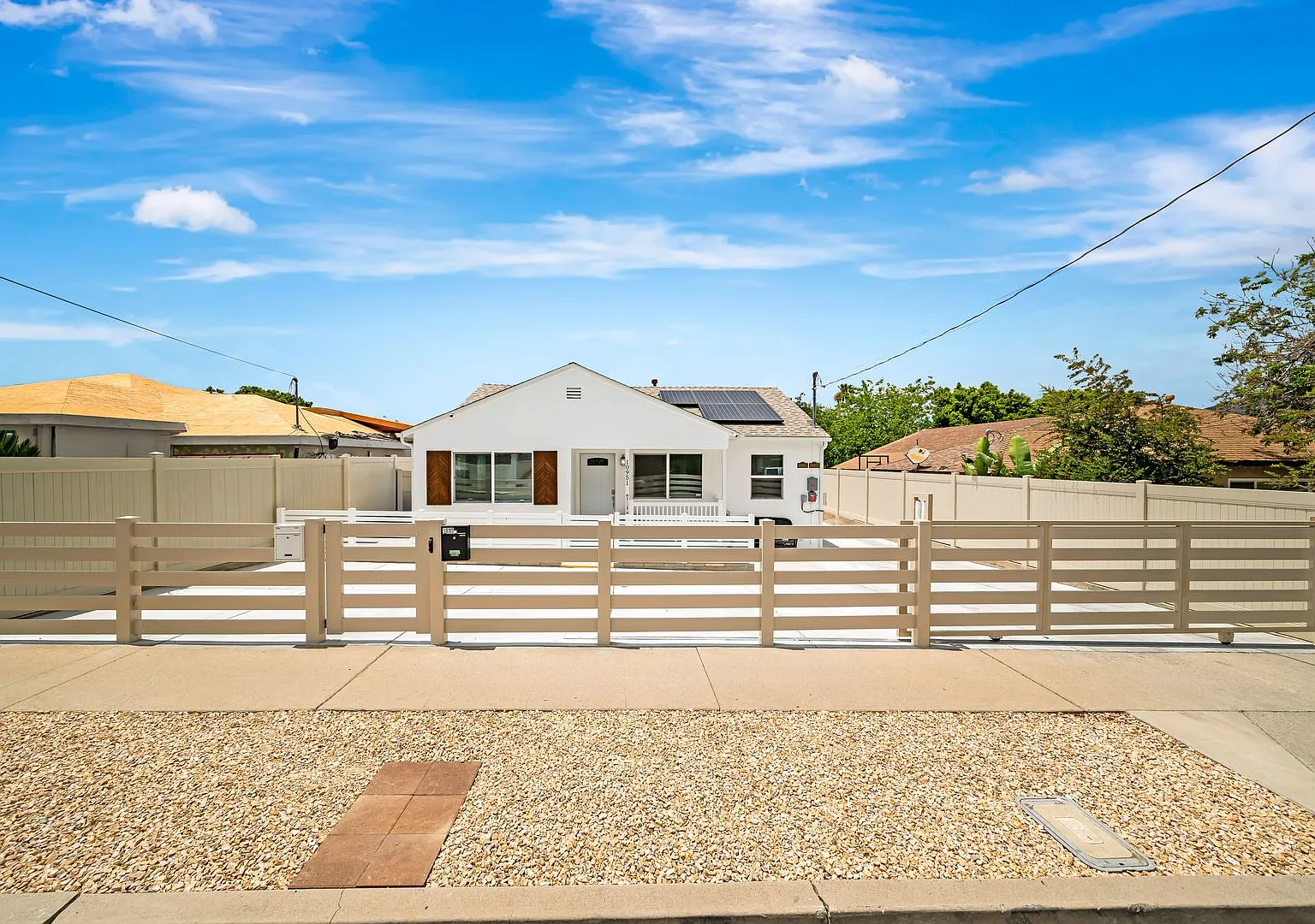 Stunning Updated 3 Bed | 2 Bath Home in Sundland — Photo 2