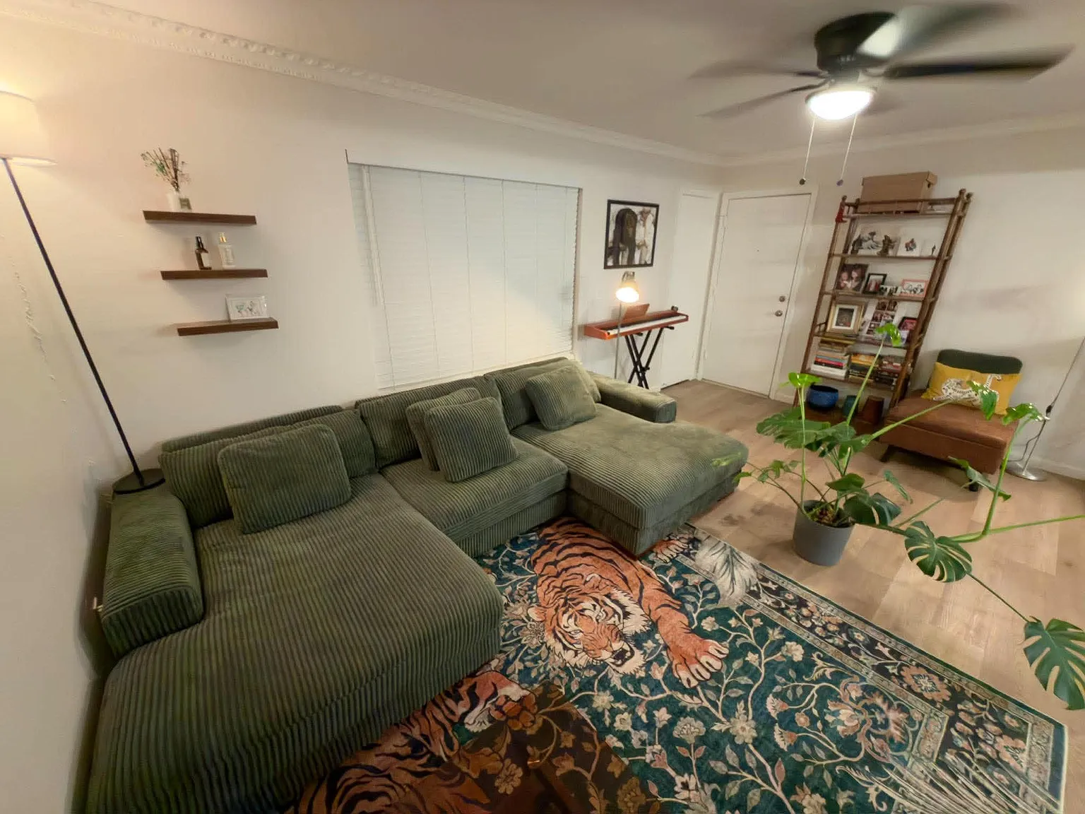 2 bed, 1055 sqft, $2,100 — Photo 3