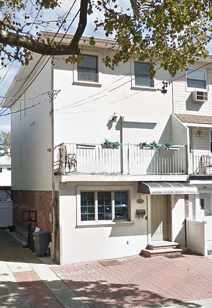 1st image of 592 Mayfair Dr S
