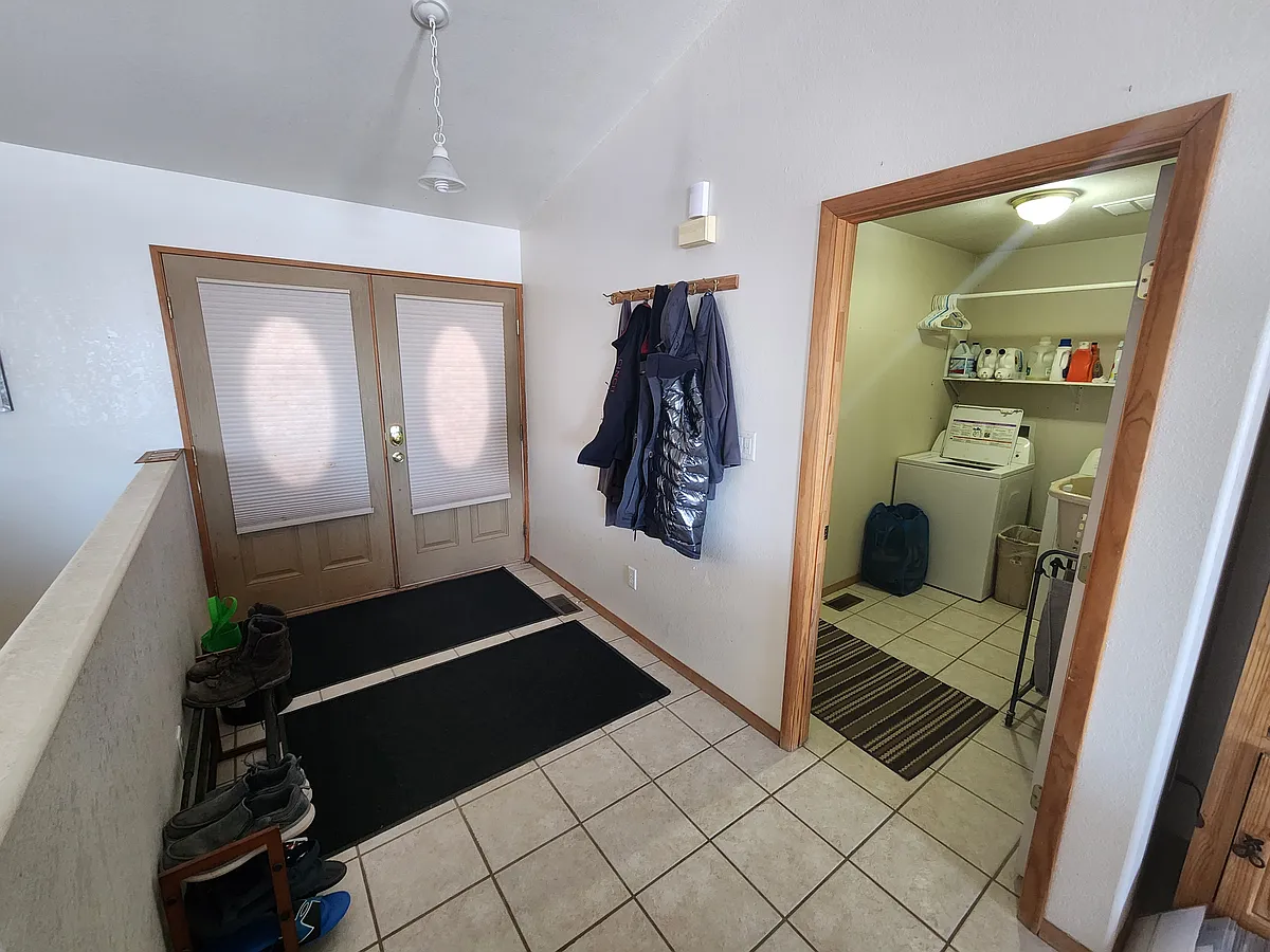 Building Photo - 574 S Chimazo Dr