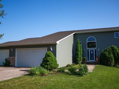 305 Southridge Dr, Waverly, IA, 50677