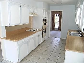4th image of 3205 Yellowstone Dr