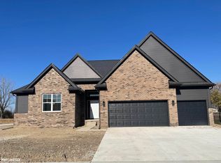 28327 Nadia Ln, Chesterfield, MI