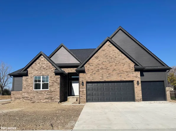 28327 Nadia Ln, Chesterfield, MI 48047