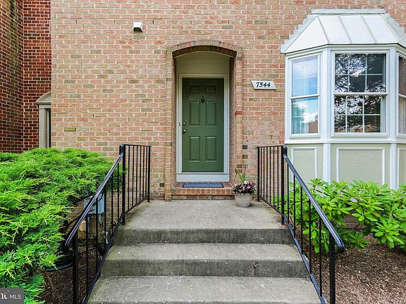 3rd image of 7544 Heatherton Ln