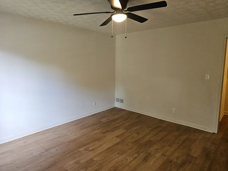 490 S Jeff Davis Dr #B — Photo 28
