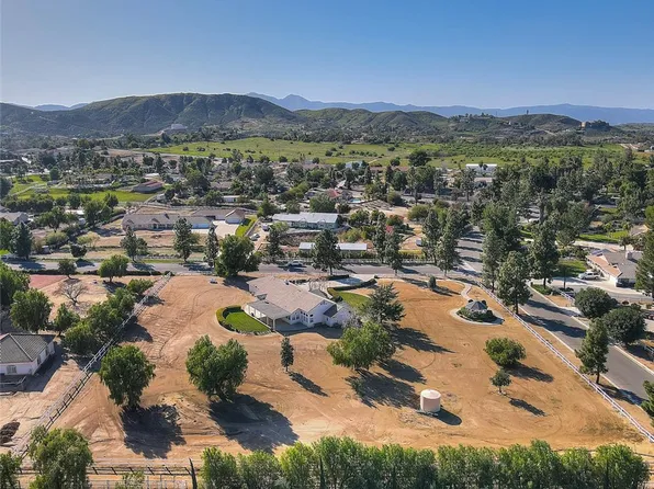 23140 Western Crest Dr, Perris, CA 92570