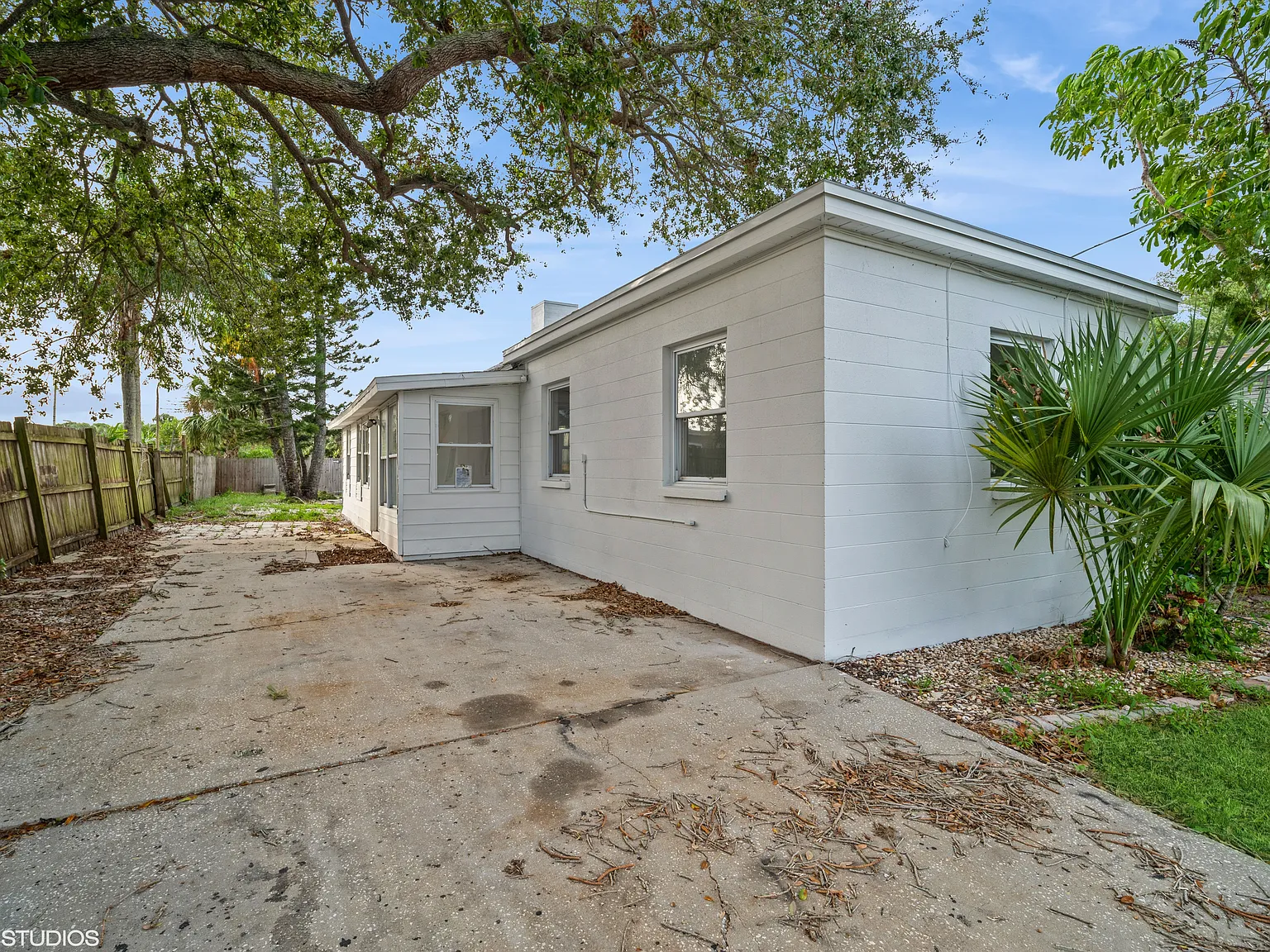 4 bed, 1.5 bath, 1050 sqft, $1,500 — Photo 2