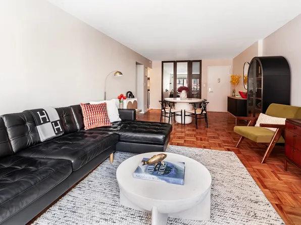 430 West 34th Street 5H image 2 of 18