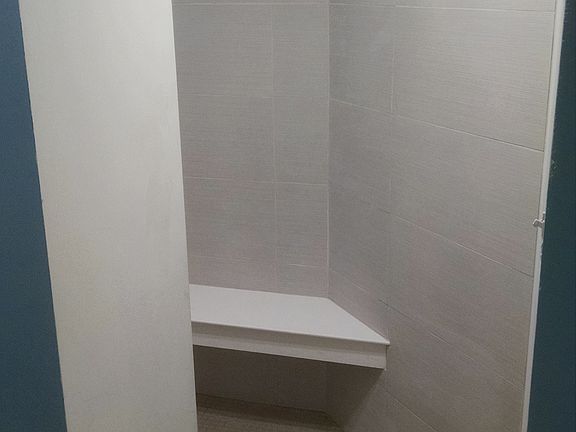 Walk-in shower 6' bench