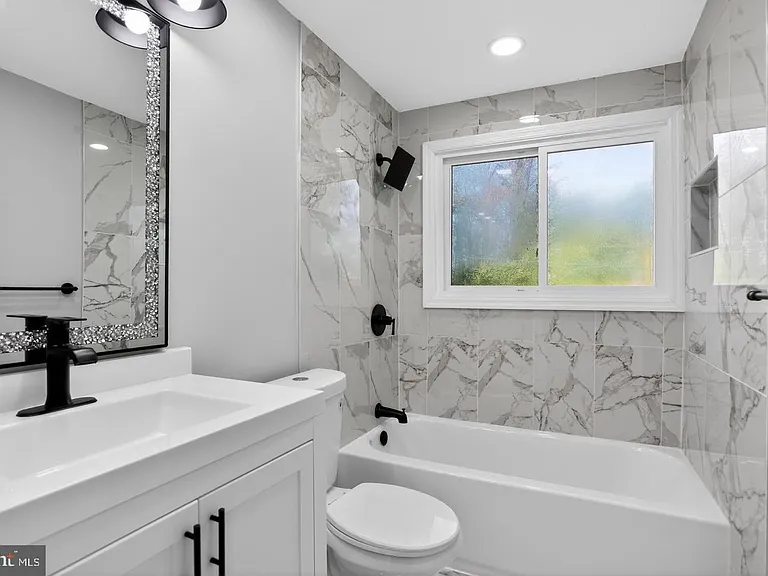 78 Barrington Ln — Photo 13