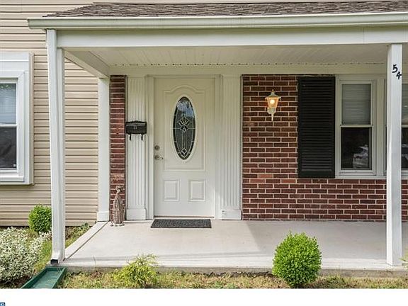3rd image of 54 Palfrey Ln