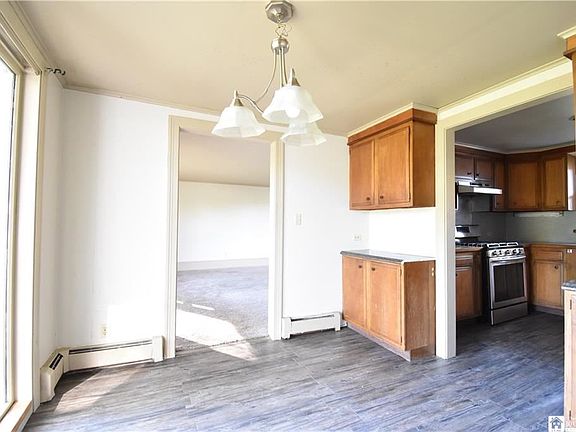 4th image of 90 Academy St