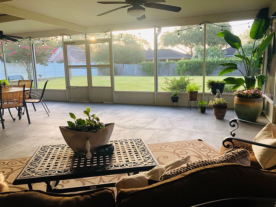Large back patio and yard