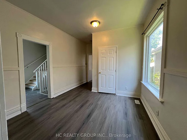 37 Empress Ave — Photo 3