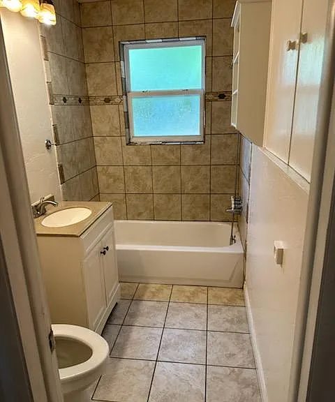 1525 Melrose Dr — Photo 9