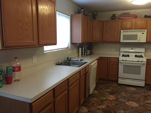 3rd image of 32 Pheasant Ln