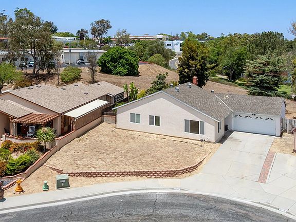 3rd image of 3521 Strawberry Pl