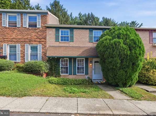 17 Constitution Ave, Doylestown, PA 18901
