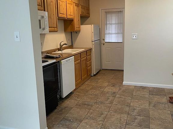 3rd image of 1127 E Elgin Ave APT 4