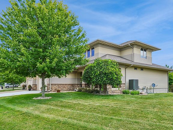 2nd image of 3315 NE Renaissance Dr