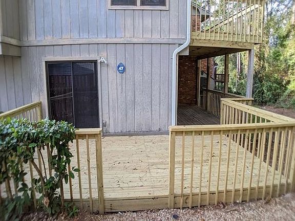 2nd image of 2201 Timberwood Cir N