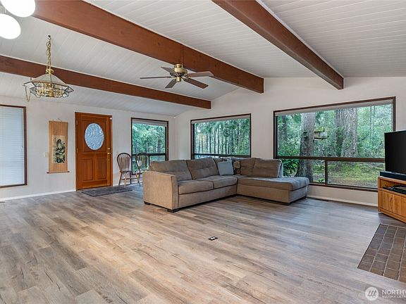 4th image of 440 Trailwood Dr.
