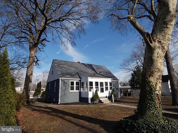 5th image of 411 Manor Ave