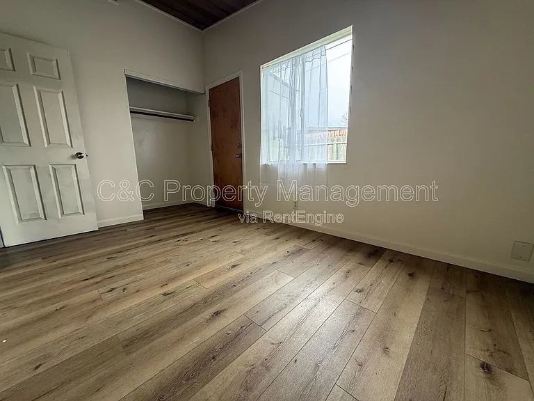54 Shasta Way — Photo 3