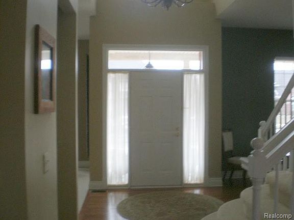 3rd image of 59812 Beechwood Dr