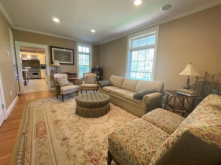 111 Cove Hollow Rd — Photo 16