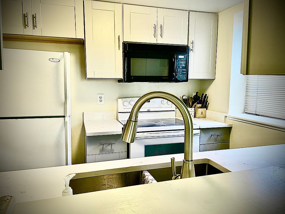 1st image of 9887 Peakview Ave #1