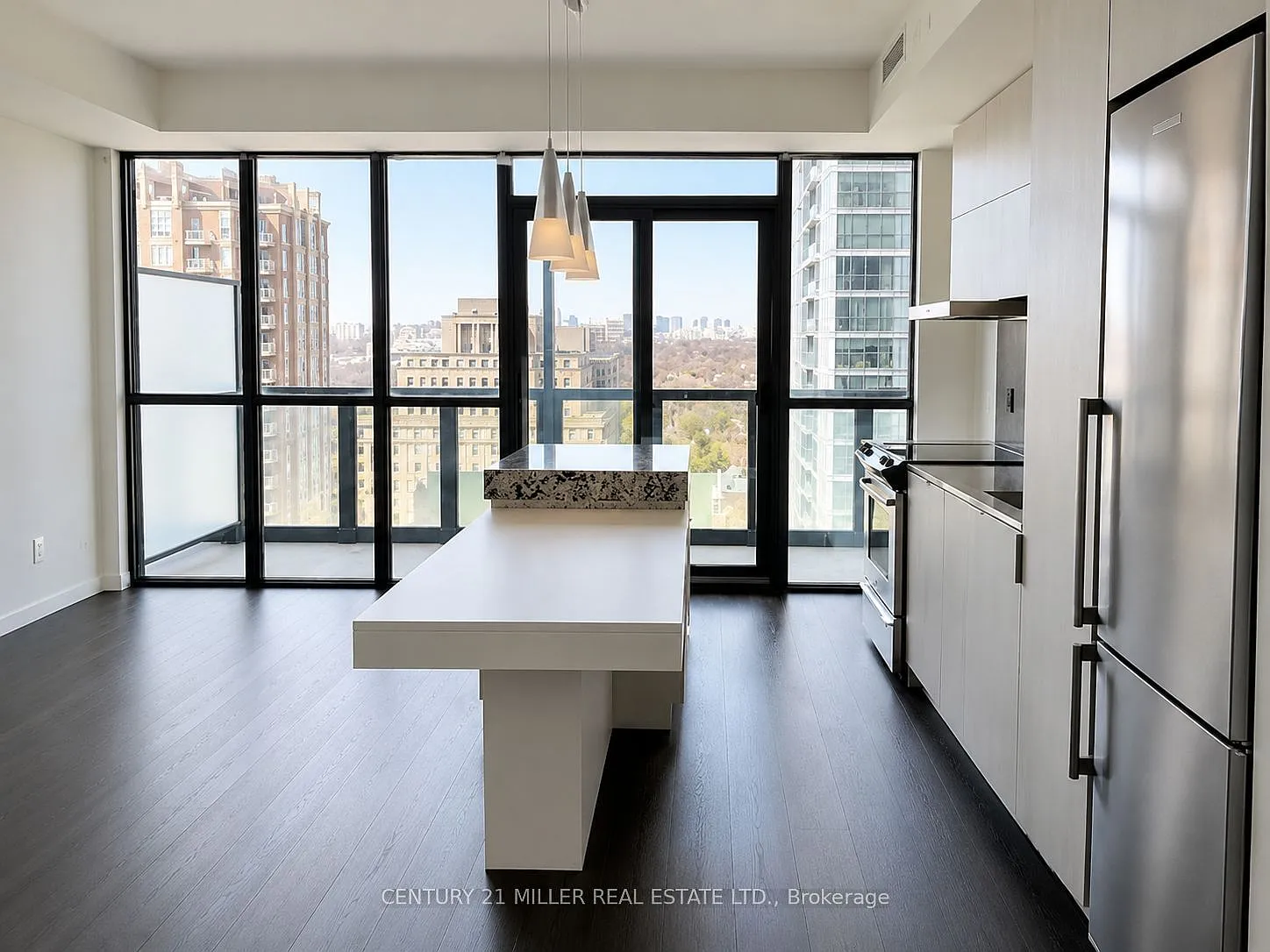 X2 Condos — Photo 2