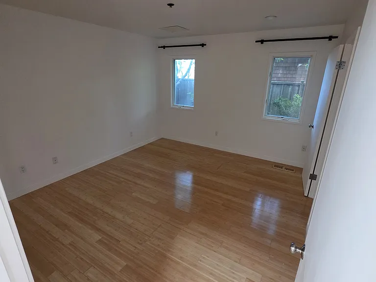 118 Hacienda Dr — Photo 35
