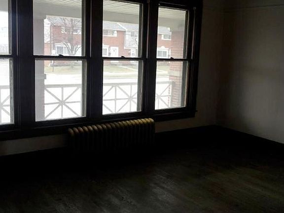 4th image of 22319 Masonic Blvd