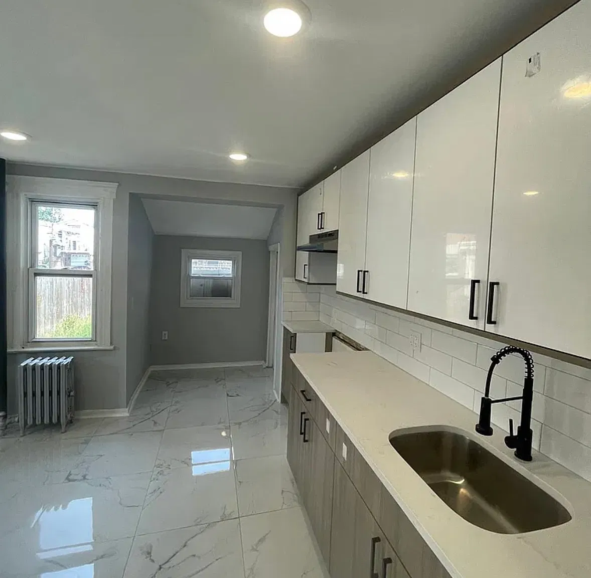 4 bed, 1.5 bath, $3,000 — Photo 3
