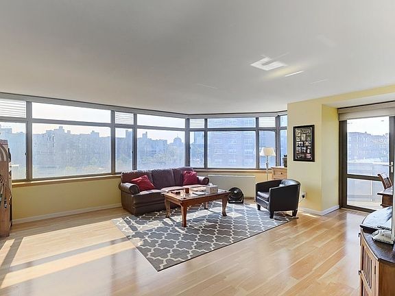 2nd image of 112-01 Queens Blvd #4H