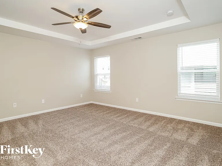 327 Stoney Hollow Rd — Photo 8
