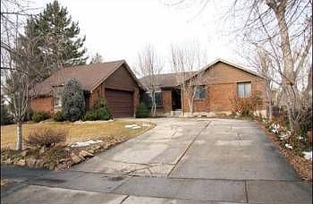 2nd image of 2095 E Linden Cir