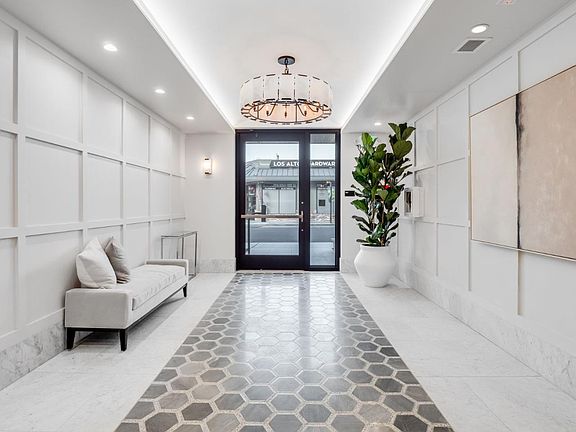 4th image of 450 1st St #209