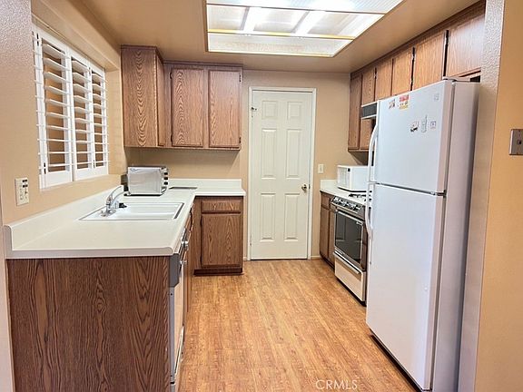 5th image of 1265 Elm Ave