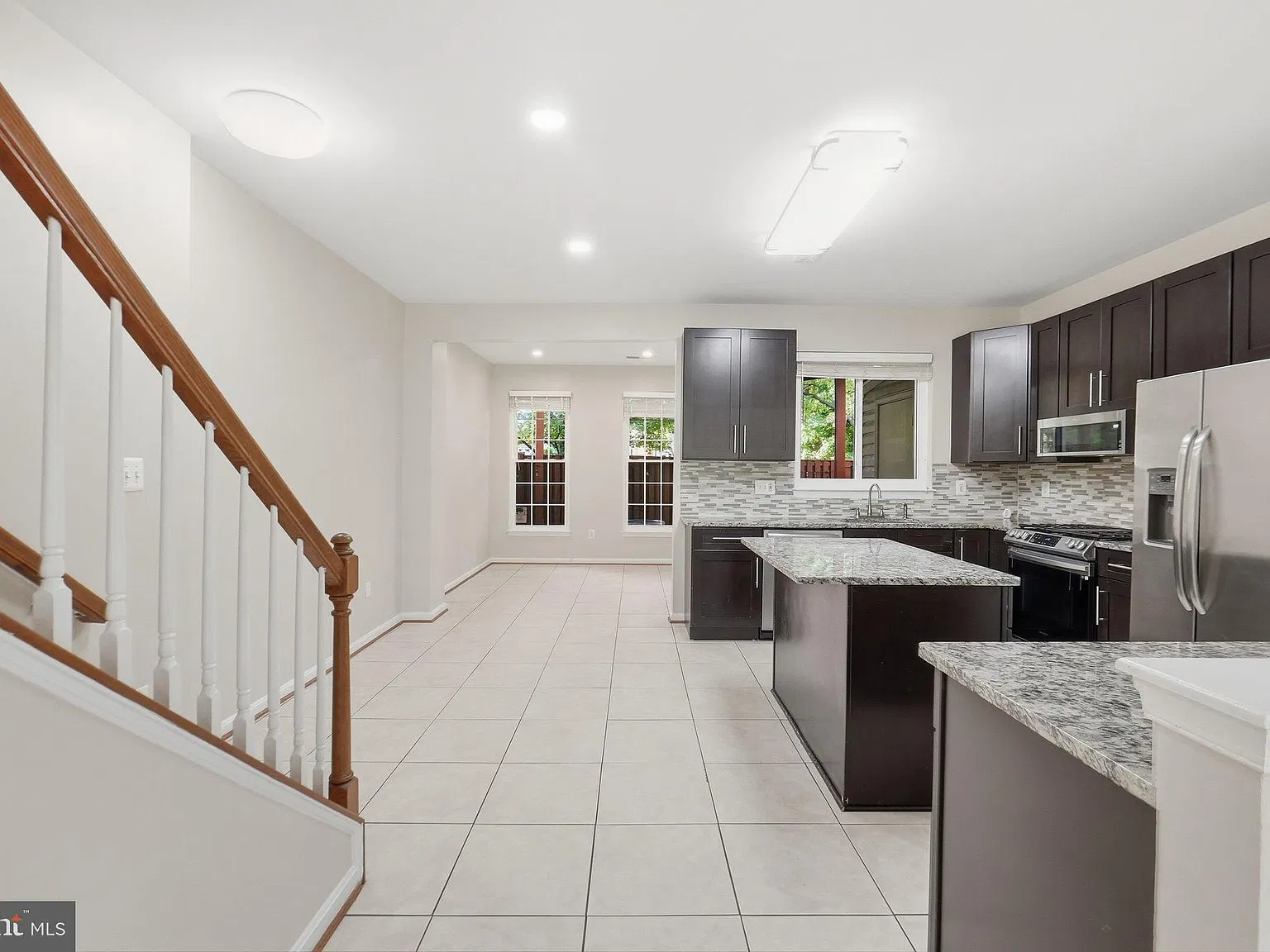 3 bed, 3.5 bath, 2196 sqft, $3,150 — Photo 3